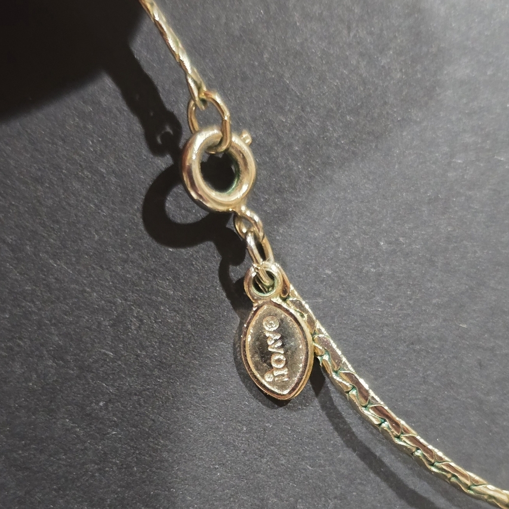 Avon Gold-tone Bow Pendant Necklace - Picture 3 of 4